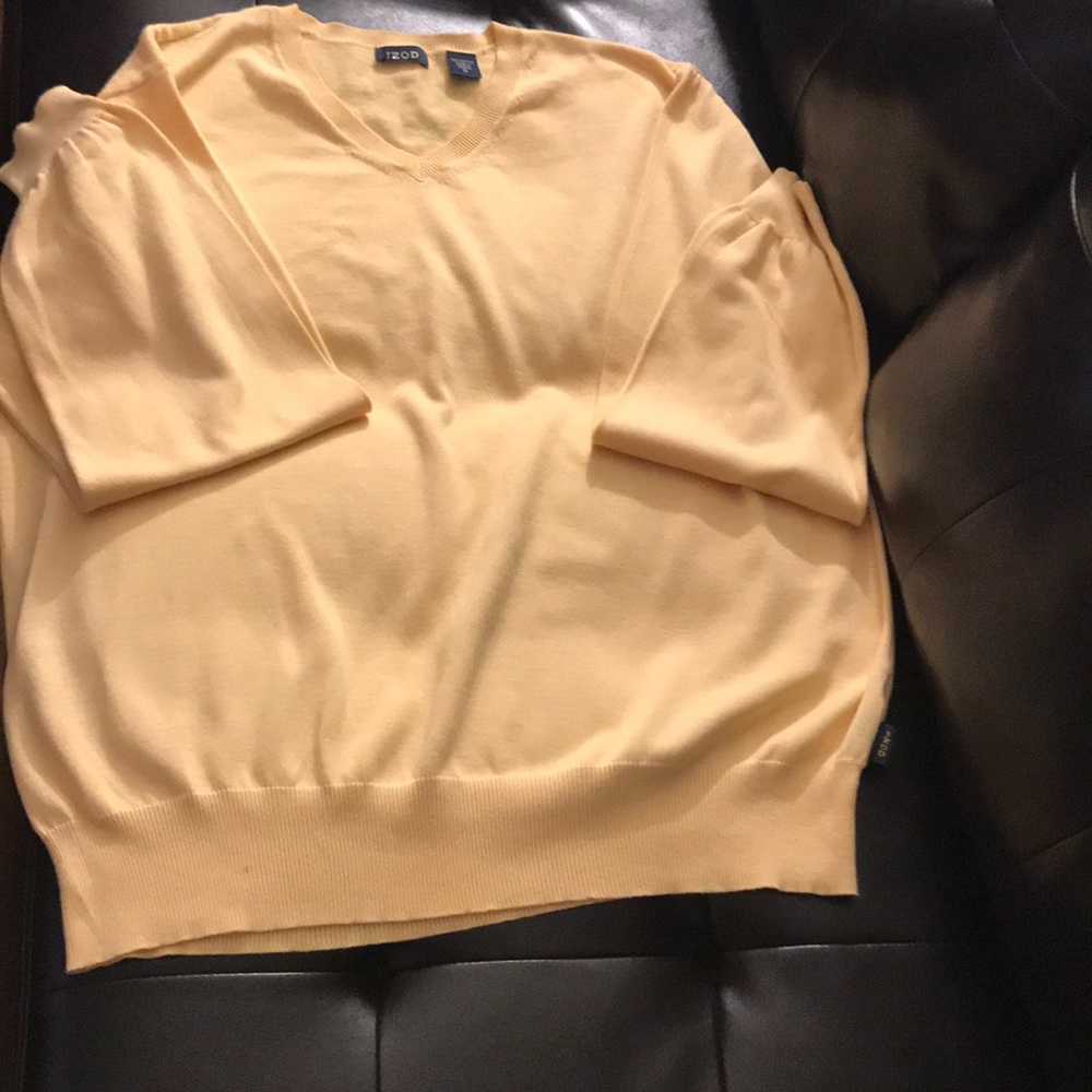 Izod yellow sweater